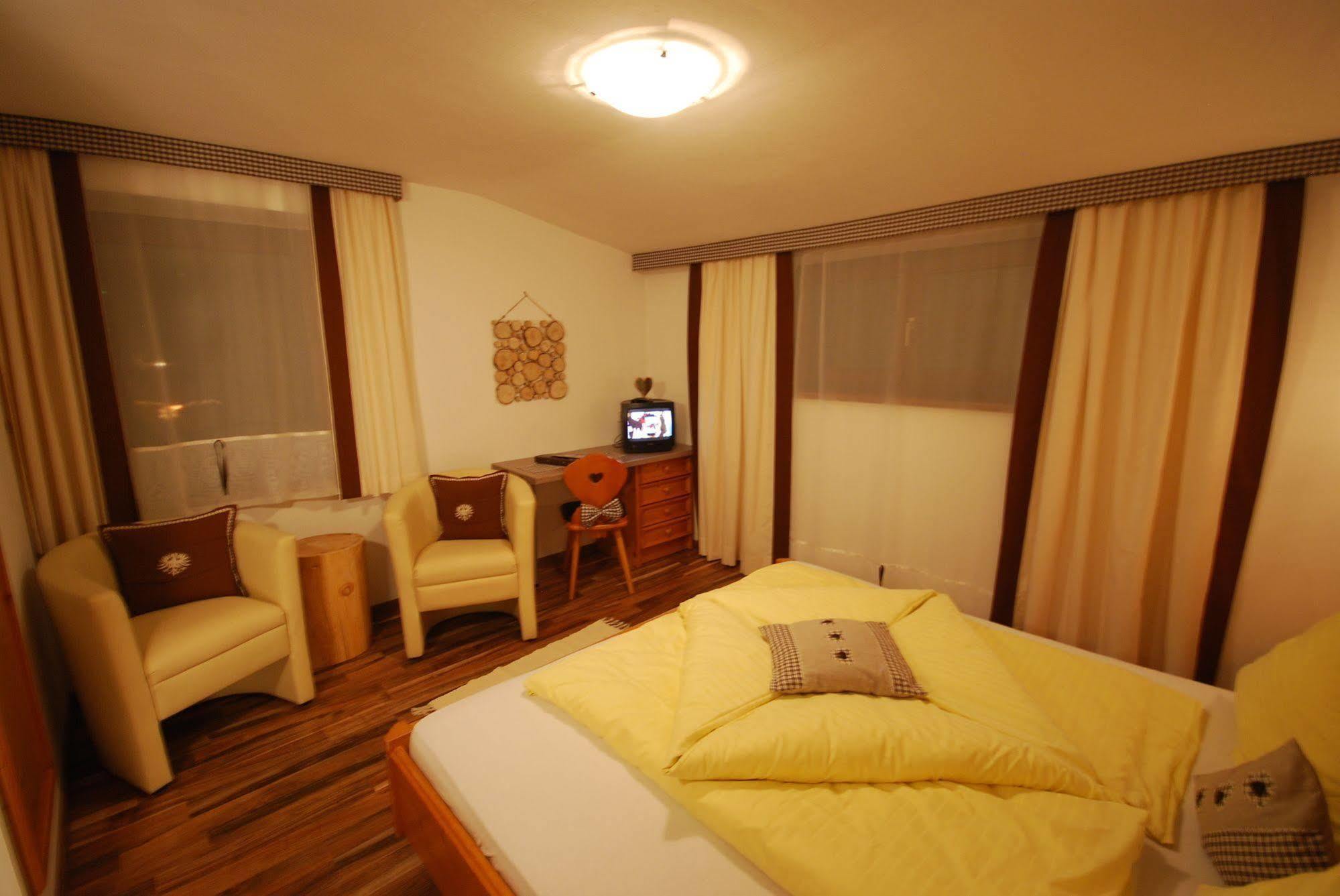 B&B Wienerhof Тринс Екстер'єр фото